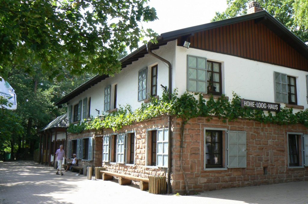 Die Hohe Loog-Hütte des Pfälzerwald-Vereins Hambach